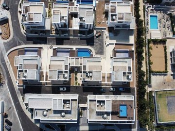 e96f7d12-15c7-43bf-a936-b924f57a3c13