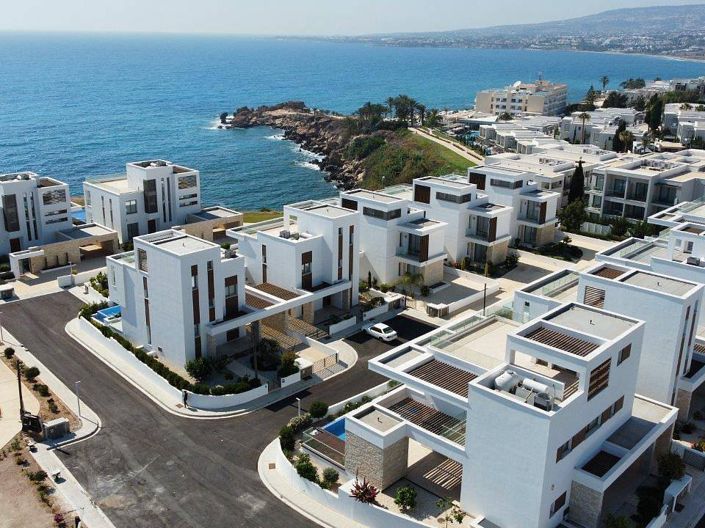 Image No.3-4 Bed House for sale