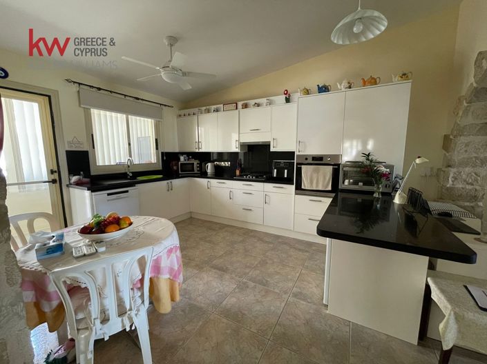 Image No.2-2 Bed Bungalow for sale