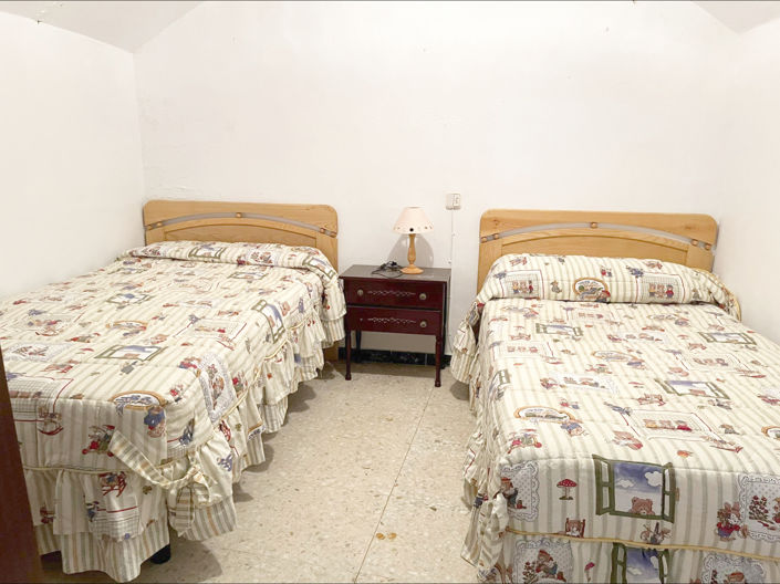 Image No.20-4 Bed Country House for sale