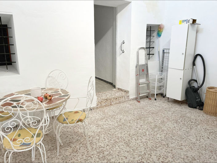 Image No.8-4 Bed Country House for sale