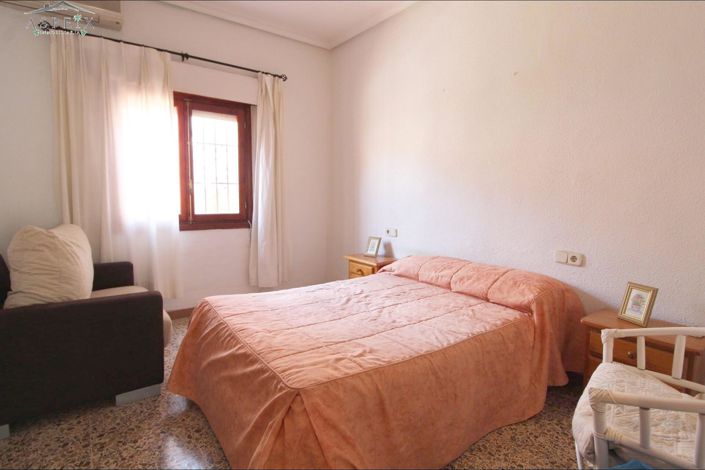 Image No.23-6 Bed Country House for sale