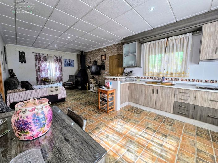 Image No.6-2 Bed Country House for sale