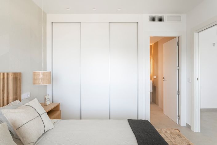 Image No.10-3 Bed Apartment for sale