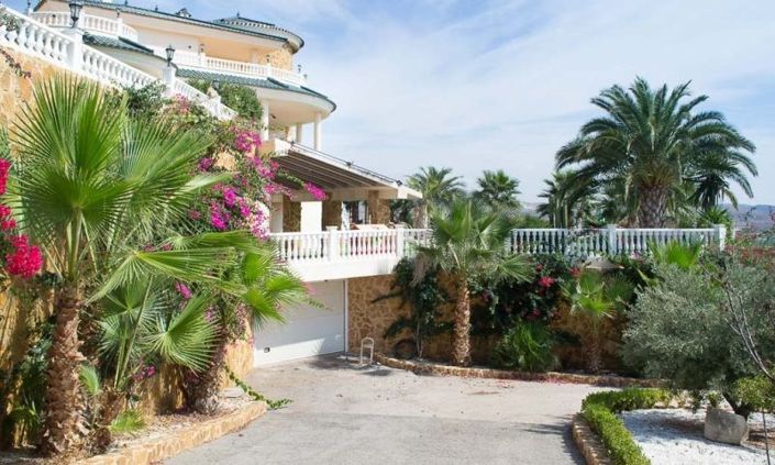 Image No.40-5 Bed Villa for sale