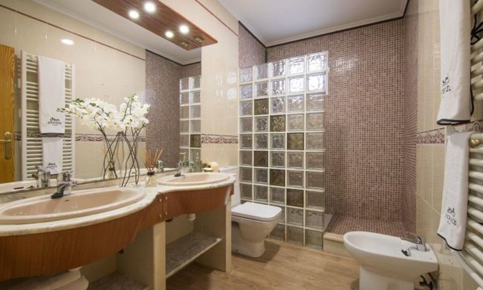 Image No.30-3 Bed Country House for sale