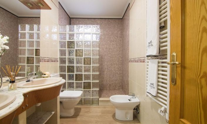 Image No.32-3 Bed Country House for sale