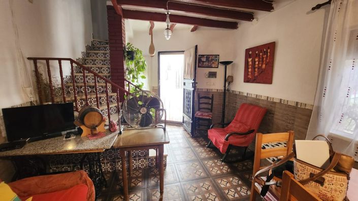 Image No.4-8 Bed Townhouse for sale