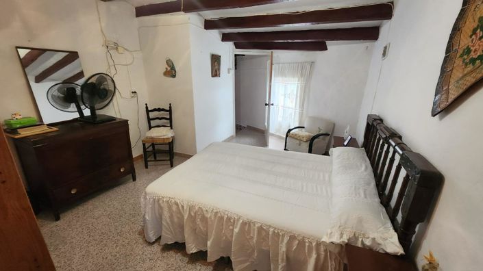 Image No.5-8 Bed Townhouse for sale