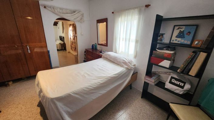 Image No.7-8 Bed Townhouse for sale