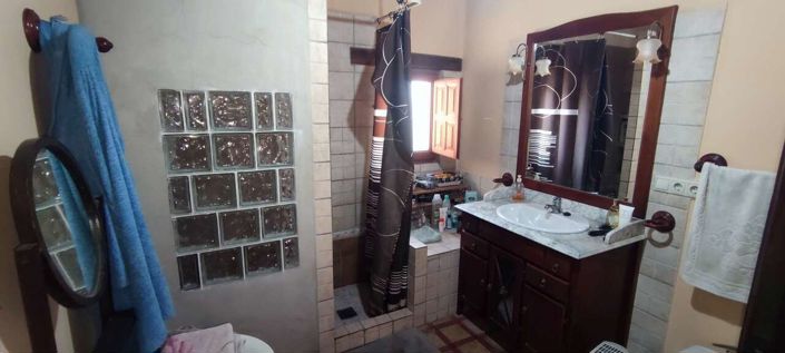 Image No.26-4 Bed Country House for sale