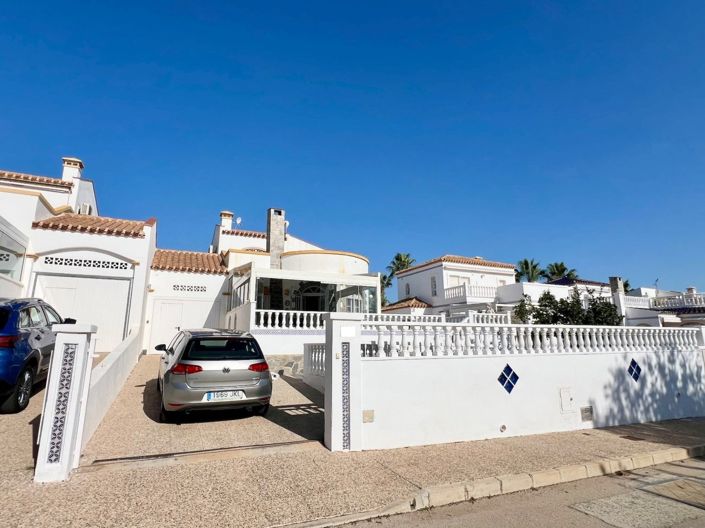 Image No.1-3 Bed Villa for sale