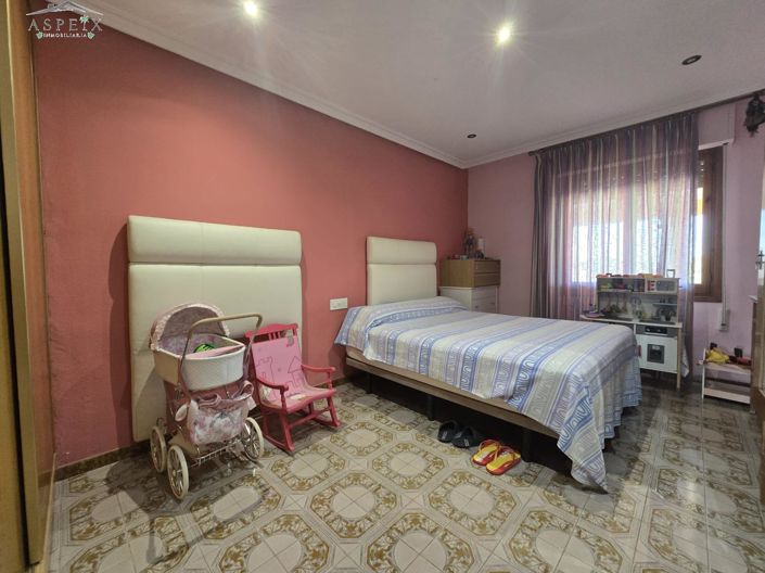 Image No.6-4 Bed Country House for sale