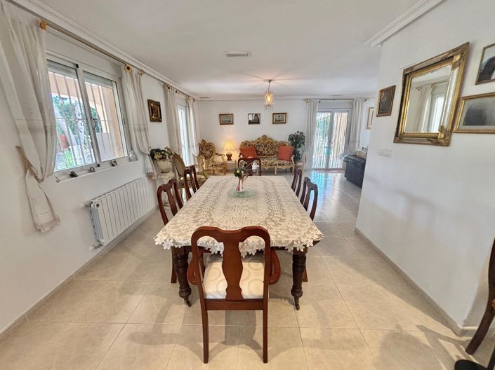 Image No.17-5 Bed Country House for sale