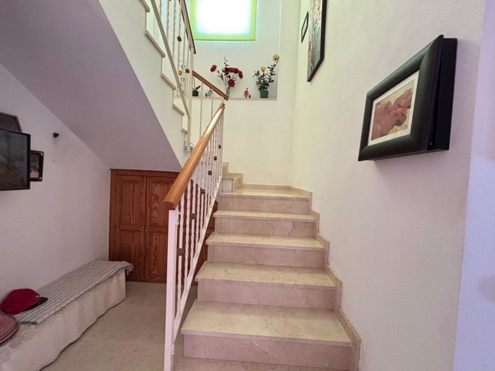 Image No.27-5 Bed Country House for sale