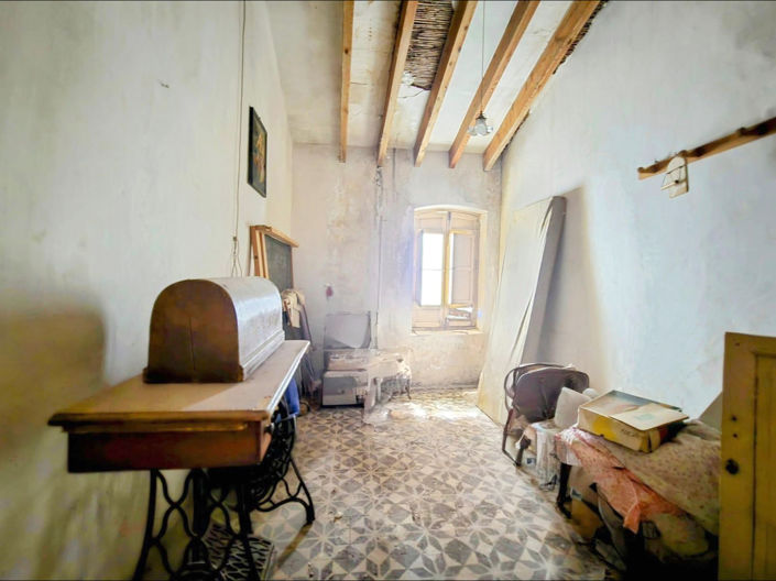 Image No.9-5 Bed Townhouse for sale