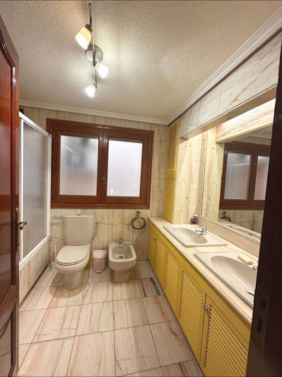 Image No.10-6 Bed Townhouse for sale