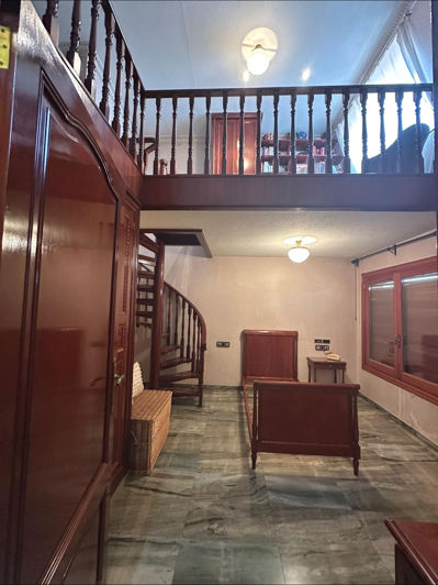 Image No.6-6 Bed Townhouse for sale