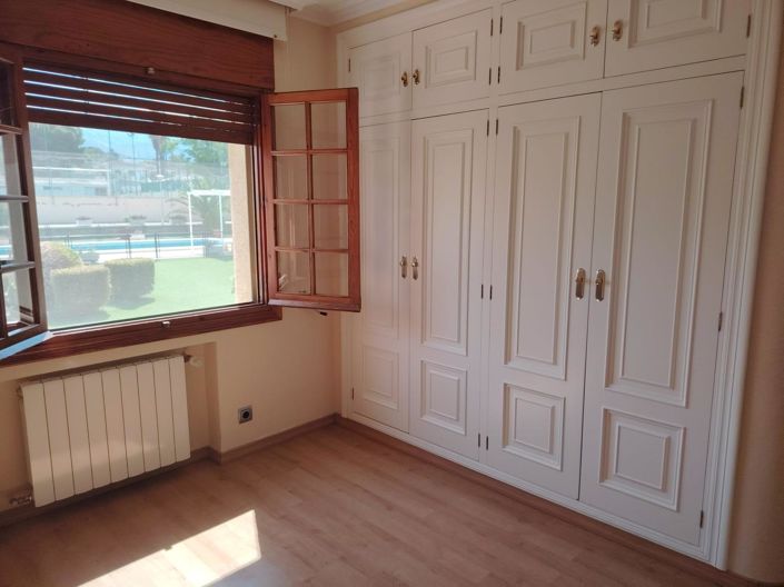 Image No.15-5 Bed Country House for sale