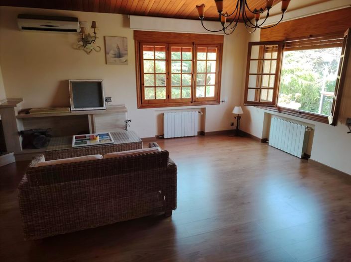 Image No.20-5 Bed Country House for sale