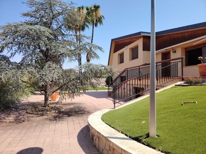 Image No.39-5 Bed Country House for sale