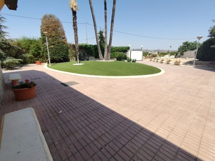 Image No.43-5 Bed Country House for sale