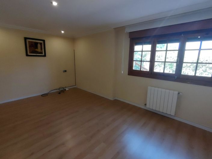 Image No.49-5 Bed Country House for sale