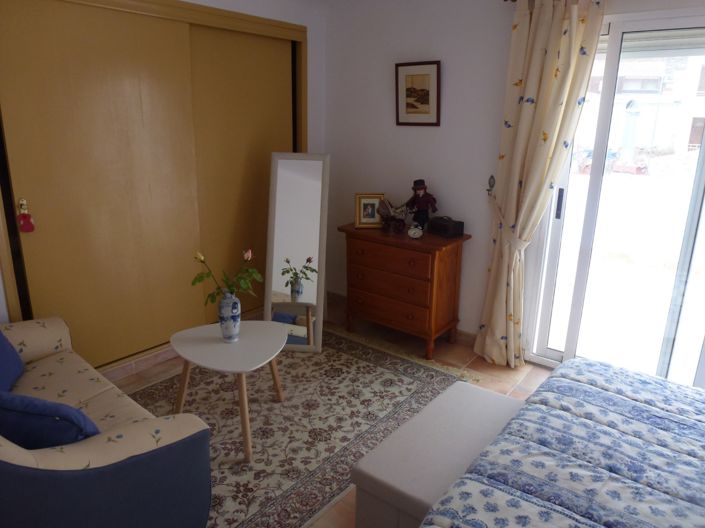 Image No.19-3 Bed Townhouse for sale