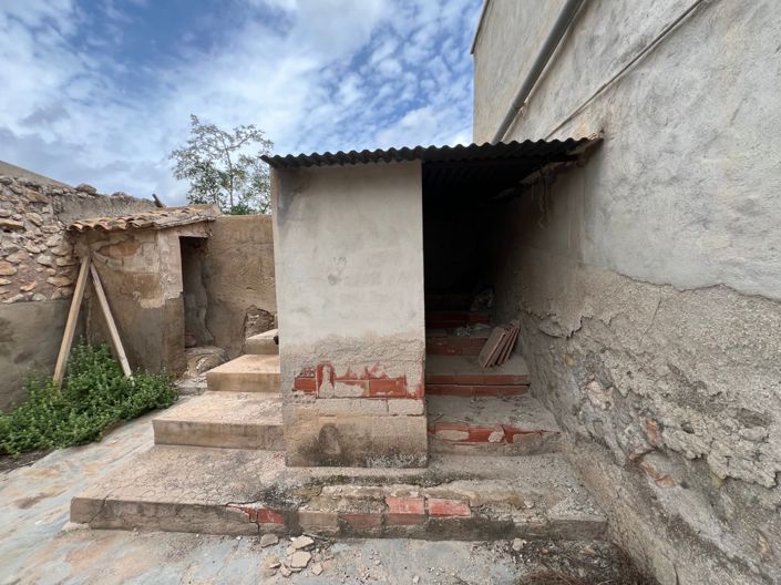 Image No.31-5 Bed Townhouse for sale