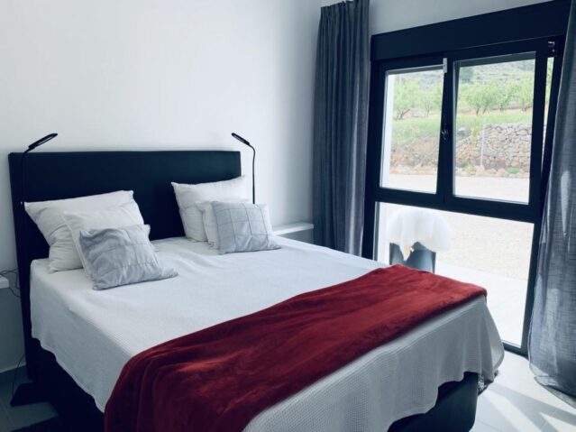 Image No.18-3 Bed Country House for sale