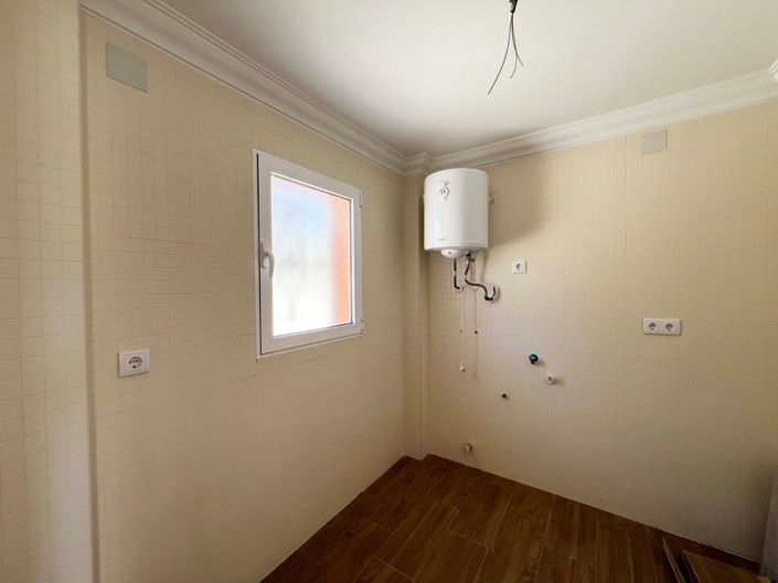 Image No.15-3 Bed Country House for sale