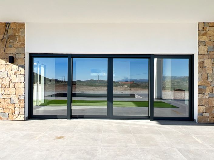 Image No.12-3 Bed Country House for sale