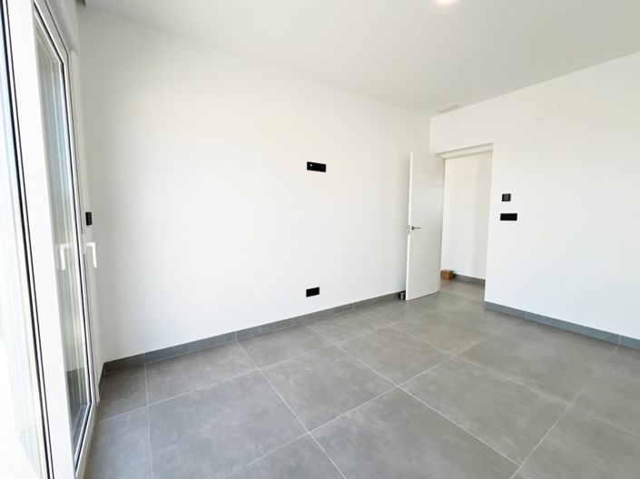 Image No.36-3 Bed Country House for sale