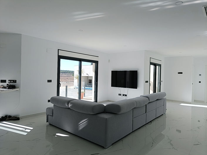 Image No.14-6 Bed Country House for sale