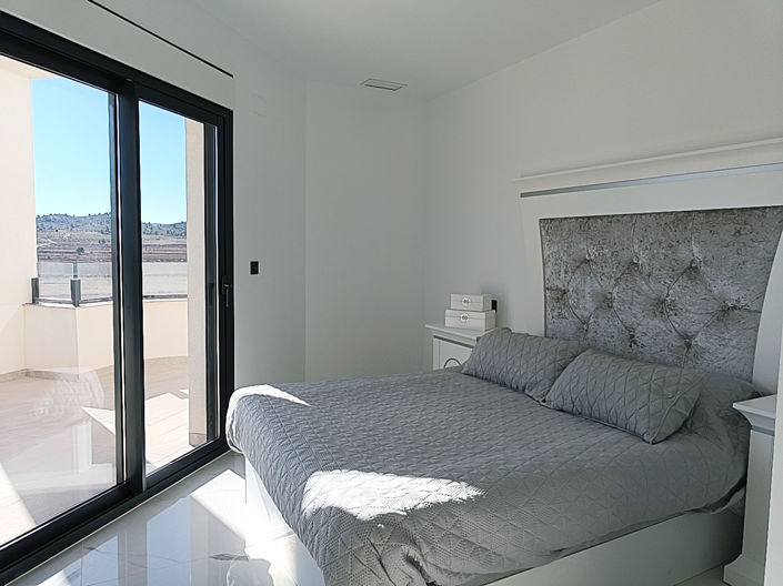 Image No.33-6 Bed Country House for sale