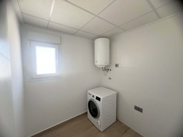 Image No.30-3 Bed Country House for sale