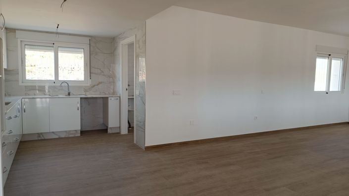 Image No.17-3 Bed Country House for sale