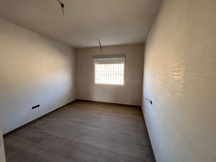 Image No.26-3 Bed Country House for sale