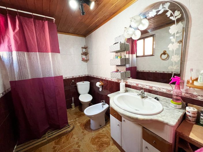 Image No.49-4 Bed Country House for sale