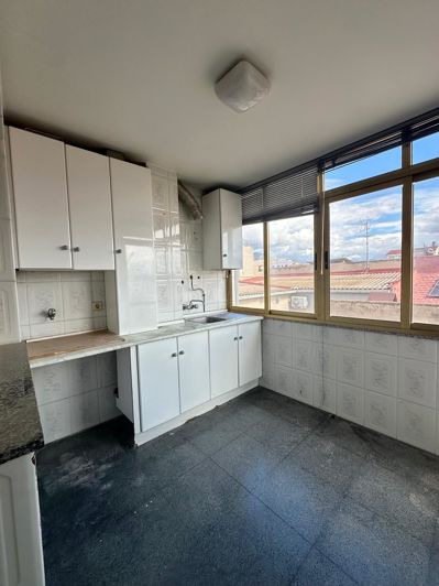 Image No.3-3 Bed Flat for sale