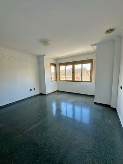 Image No.4-3 Bed Flat for sale