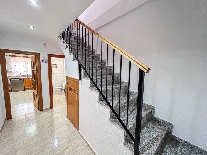 Image No.13-3 Bed Townhouse for sale