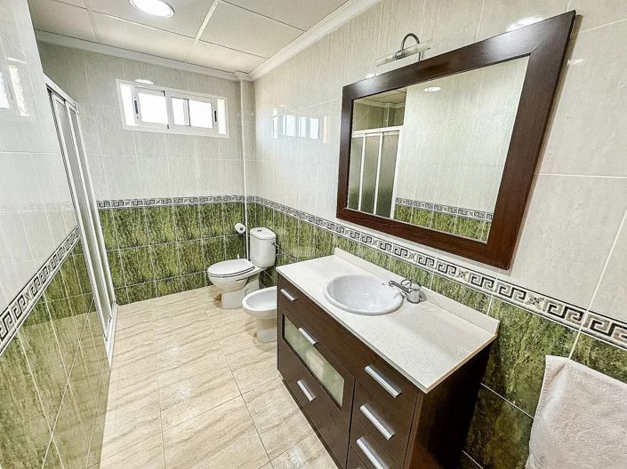 Image No.17-3 Bed Townhouse for sale