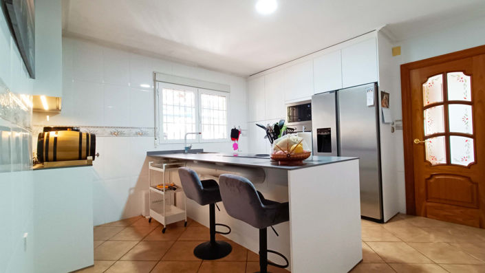 Image No.22-5 Bed Country House for sale