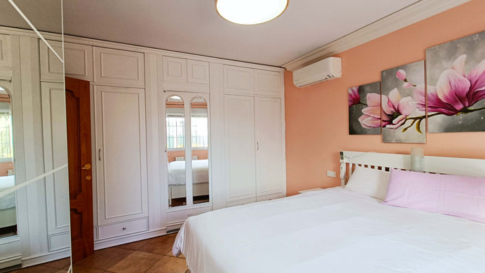 Image No.34-5 Bed Country House for sale