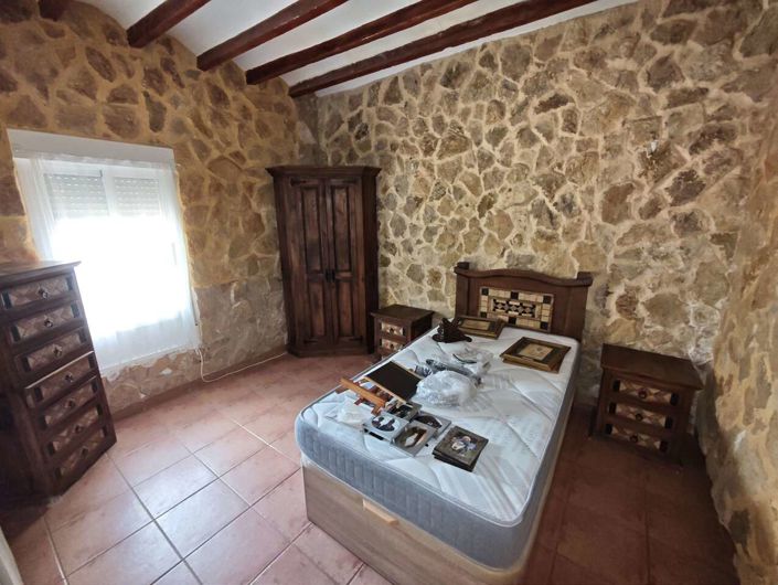 Image No.32-4 Bed Country House for sale