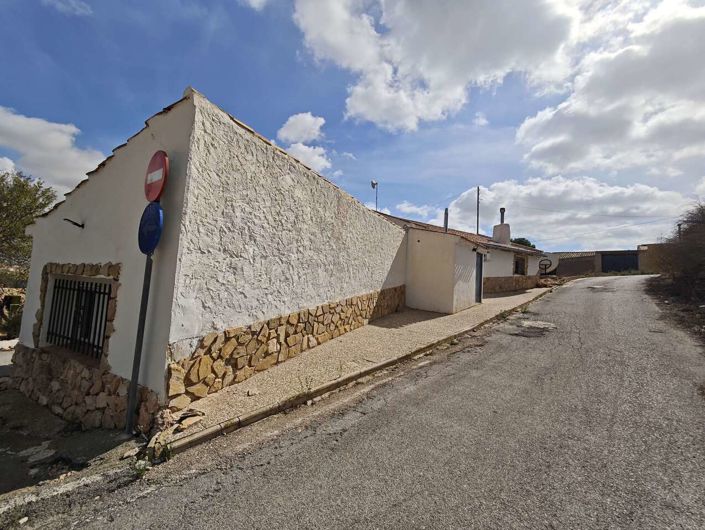 Image No.9-4 Bed Country House for sale