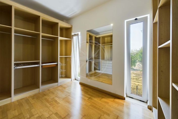 Image No.11-5 Bed Villa for sale