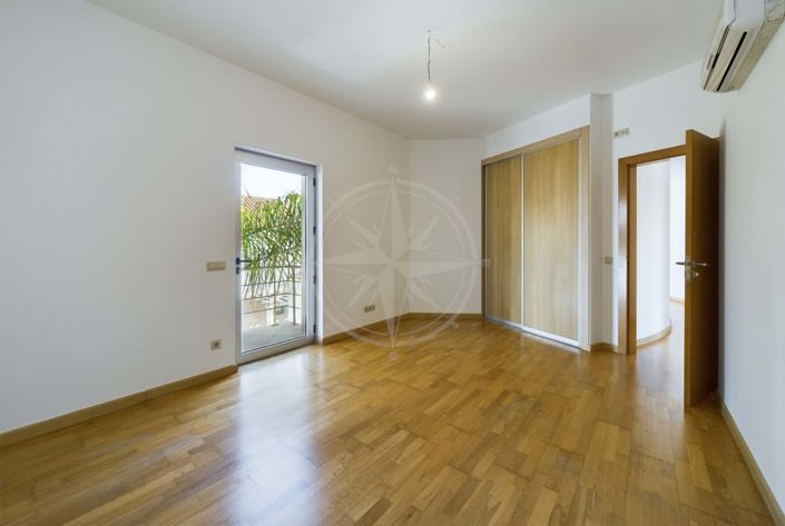 Image No.14-5 Bed Villa for sale