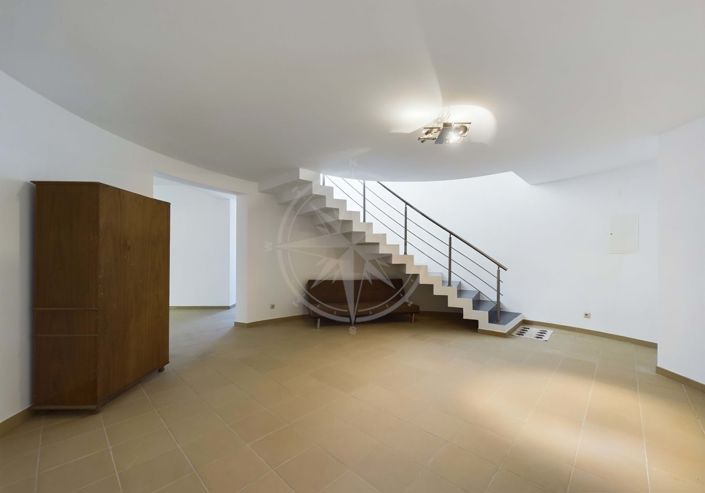 Image No.17-5 Bed Villa for sale